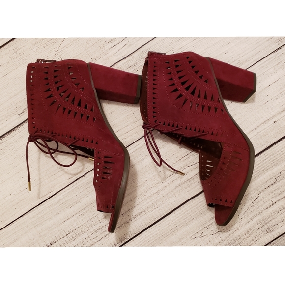 Shoes - Women's Size 8 Red Cut-out Block Heel Zip …